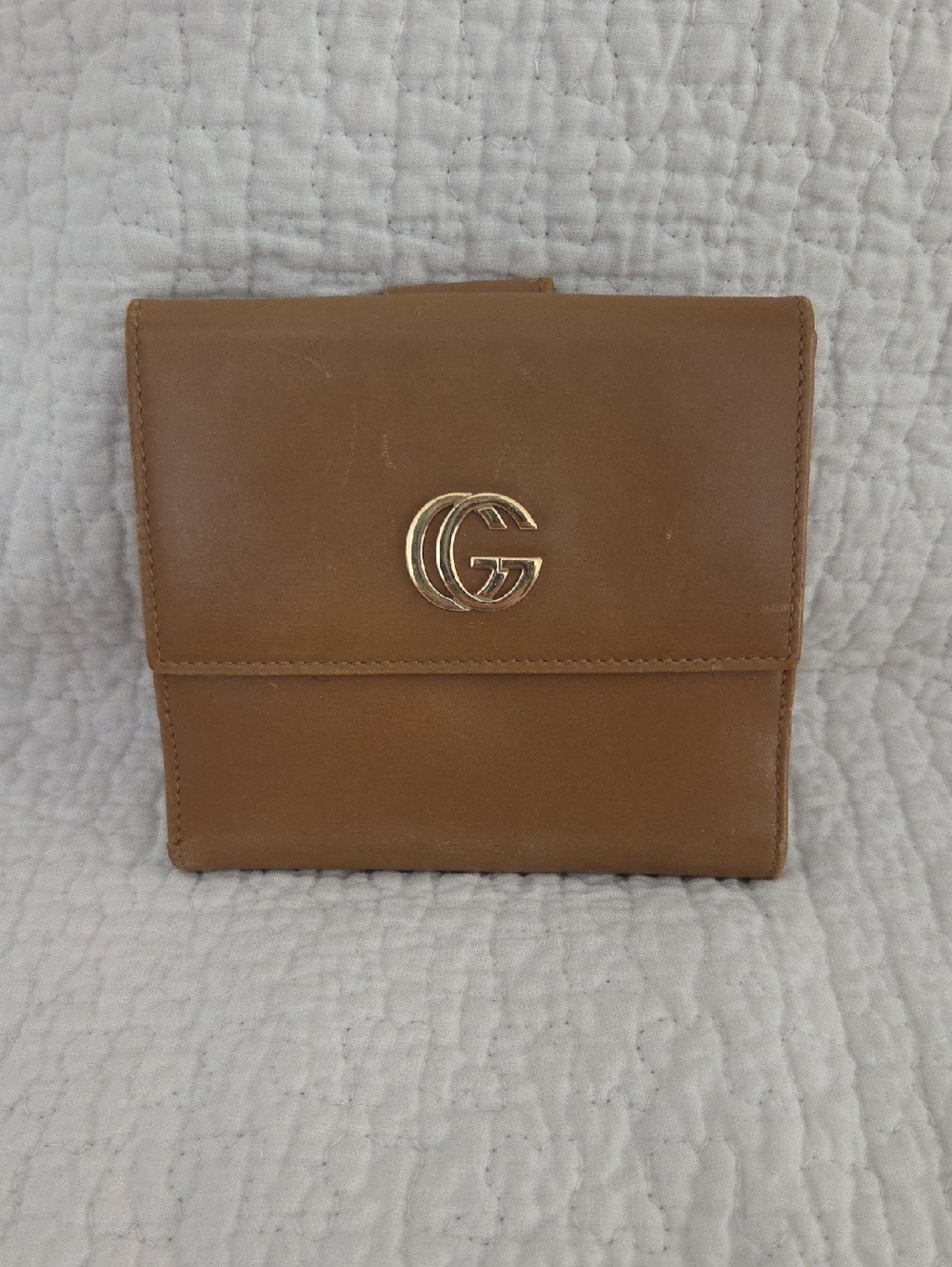 Gucci Tan Leather Bifold Wallet with Gold GG Logo